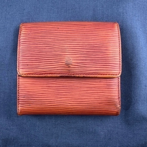 Authentic Louis Vuitton Malletier Epi Leather Elise Wallet. Deep Brown.